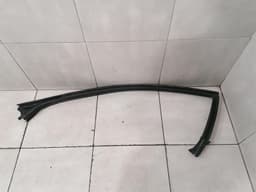FERRARI Ferrari F12 BERLINETTA F152 Right Door Seal 83370000 Door Seals Right — thumbnail 4