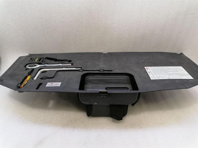 FERRARI Ferrari F12 BERLINETTA F152 SAVER KIT 293830 jack