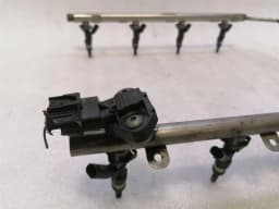 MERCEDES-BENZ Mercedes ML W164 Fuel Rail A1560701595 Injection Strip Pipe Distributor M156 V8 — thumbnail 5