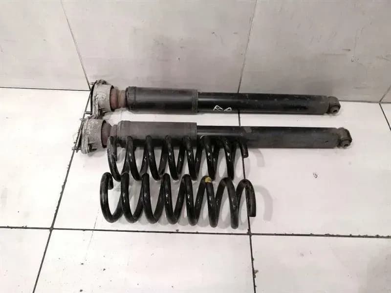 Mercedes C63 AMG Rear Set W204 Shock Absorber A2043201231 Rear Shock Absorber V8