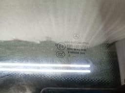 MERCEDES-BENZ Mercedes C W204 right rear quarter glass A2046706812 door window 1/4 rear right — thumbnail 3