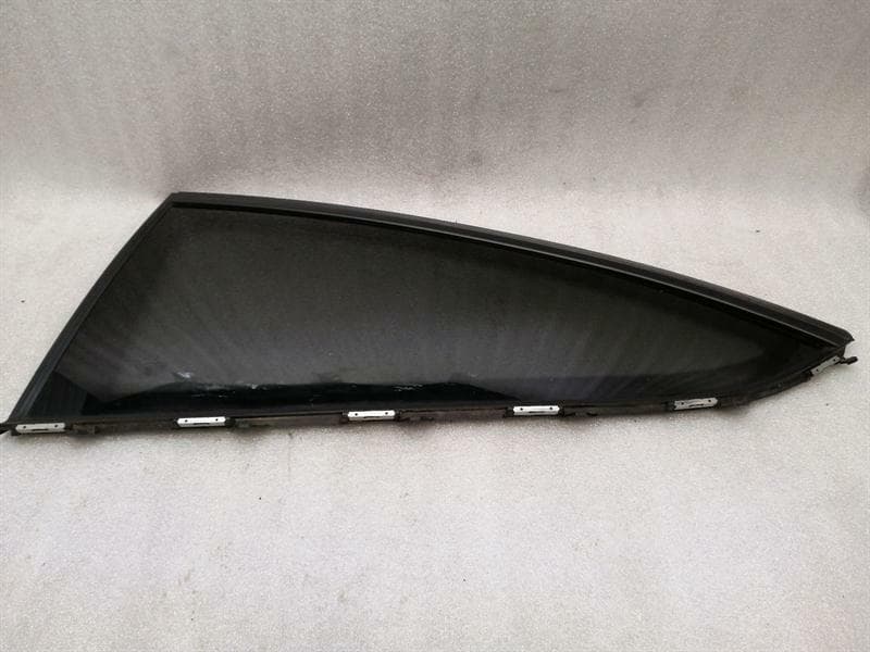 MERCEDES-BENZ Mercedes C W204 left rear quarter glass A2046706712 door window 1/4 rear left
