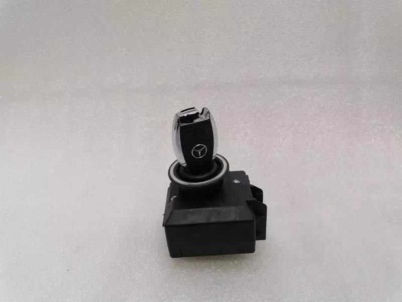 Mercedes C Class W204 Electronic Module A2079057101 Control Unit EZS + KEY