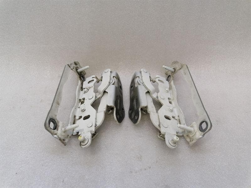Mercedes C Class W204 Bonnet Hinge Set A2048800128 Hood Hinge Set