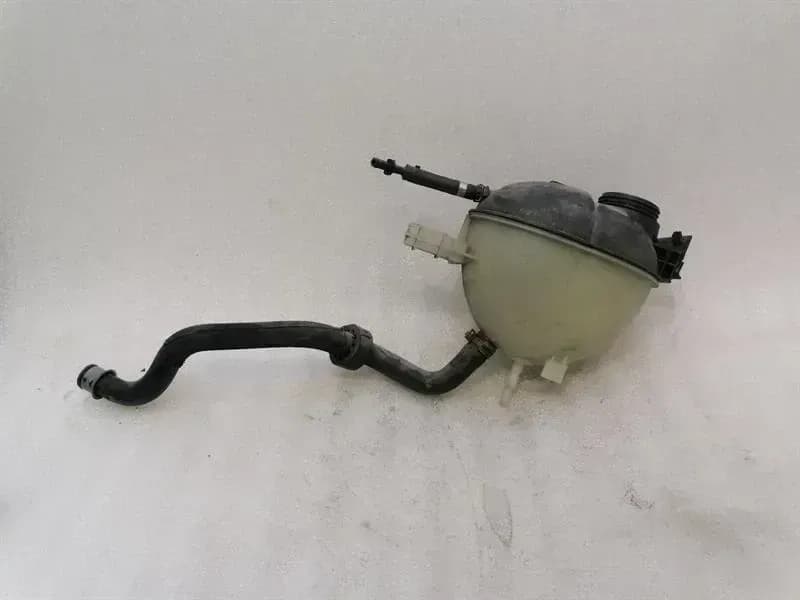 Mercedes C Class W204 Expansion Tank A2045000649 Balancing Tank Cooling Water