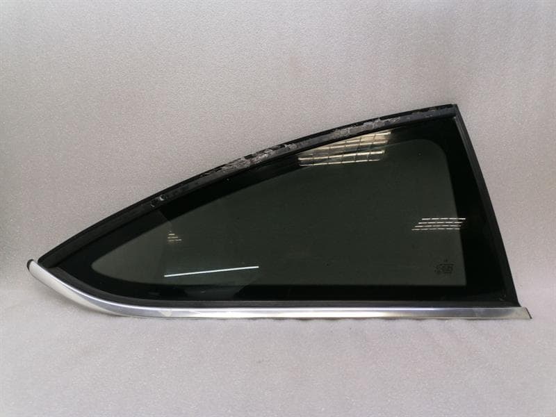 MERCEDES-BENZ Mercedes C W204 Right Rear Quarter Glass A2046702000 Door Window 1⁄4 Rear Right