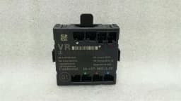 MERCEDES-BENZ Mercedes C Class W204 Front Right Door Module A2049001506 ECU FRH — thumbnail 1