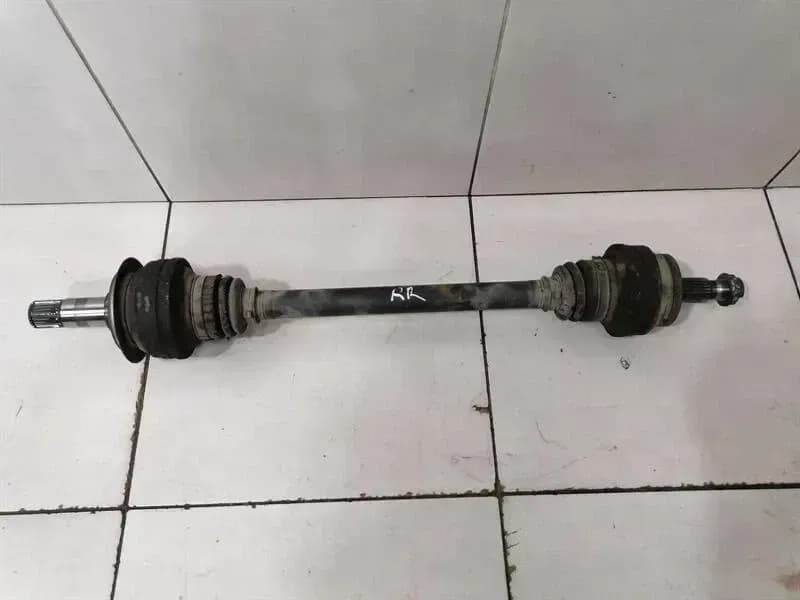 Mercedes C63 W204 Drive Shaft Rear Right A2043501610 Rear Right Drive Shaft