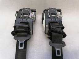 MERCEDES-BENZ Mercedes C Class W204 front seatbelt set A2048601985 seat belt front coupe — thumbnail 2