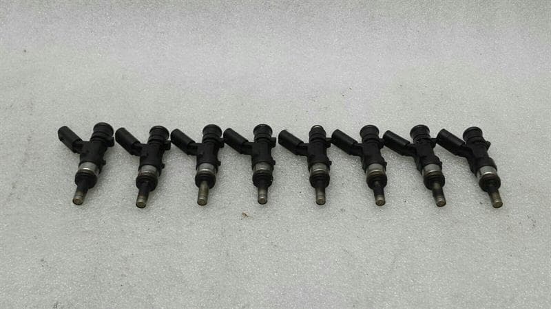 Mercedes C63 AMG M156 W204 Injector Set of 8 A1560780023 Injection Nozzle Set
