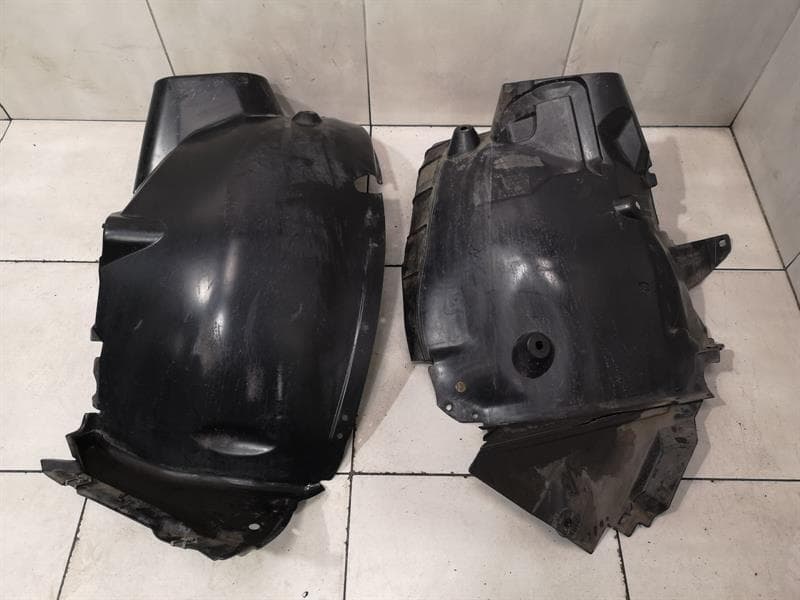 MERCEDES-BENZ Mercedes C63 AMG W204 Front Left Arch plastic A2046906830 WHEEL RUN COVER