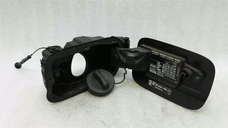 Mercedes C Class W204 Fuel Filler Cap A2047500103 Fuel Cap Tank Flap Black