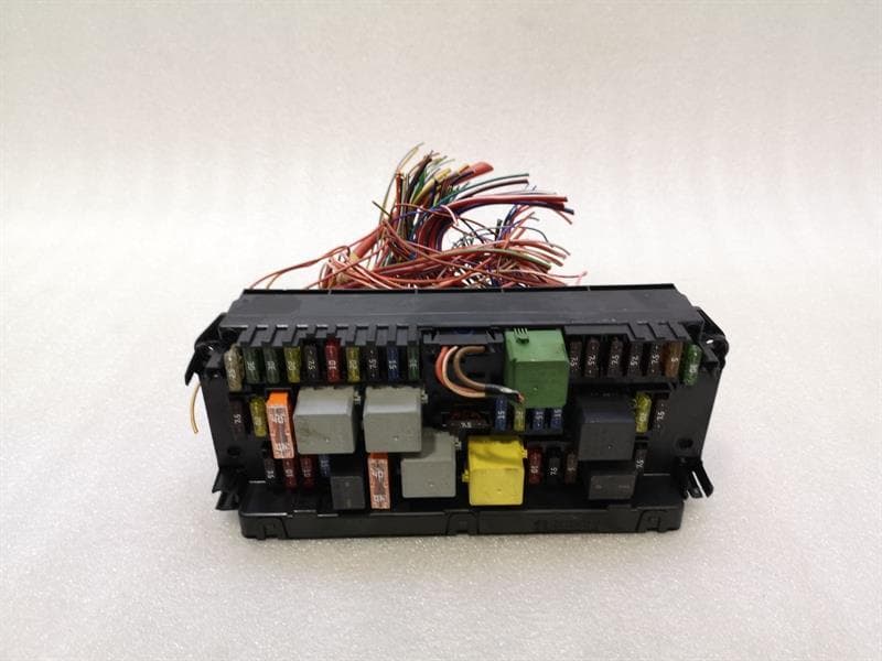 MERCEDES-BENZ MERCEDES C Class W204 Fuse Box A2129003825 Sicherungskast