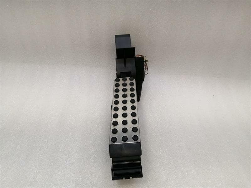 Mercedes CLS W219 Gas Pedal (Electrical) A1713000104 Accelerator Pedal