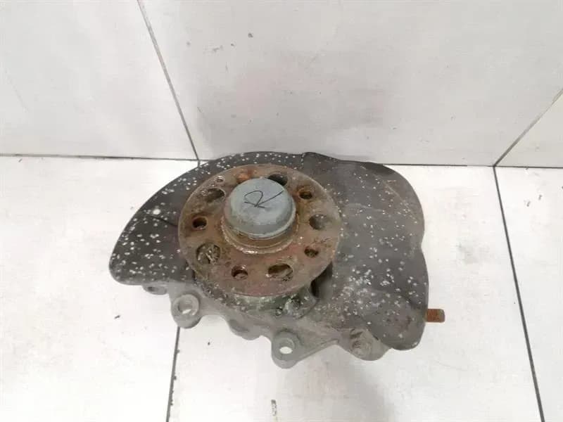 Mercedes E63 W212 Right Front Hub A2123300220 Wheel Bearing Housing Front Right