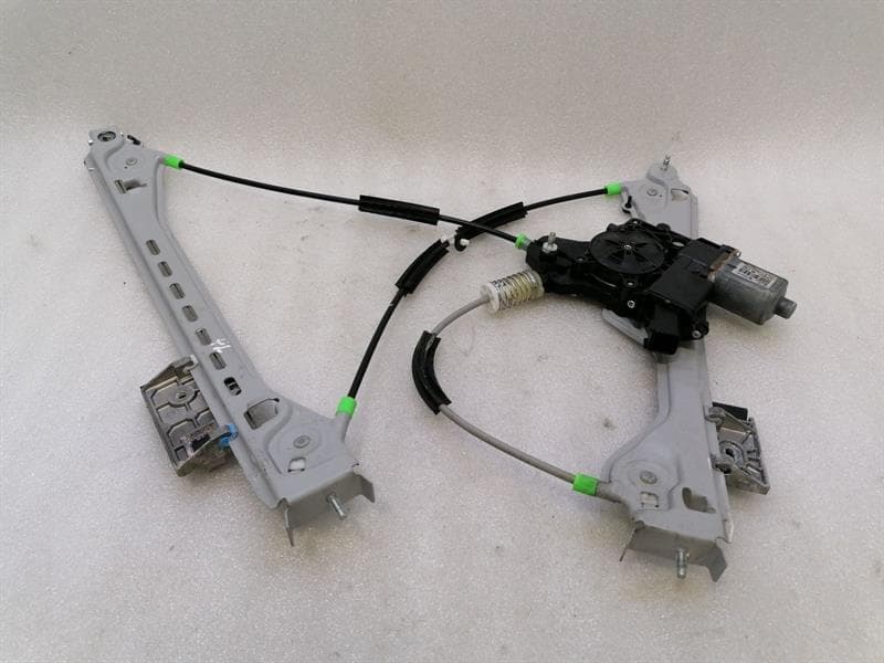 Chevrolet Corvette C7 Left Front Door Winder 84216130 Front Left Window