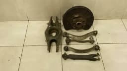 MERCEDES-BENZ Mercedes E W212 Left Rear Hub Set A2123502108 Wheel Bearing Housing Rear Left AMG — thumbnail 1