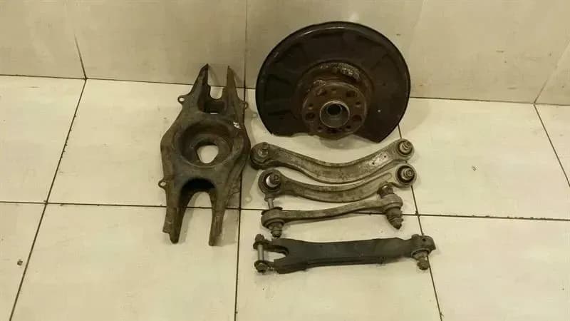 MERCEDES-BENZ Mercedes W212 right rear set A2123502208 wheel bearing housing rear right set AMG