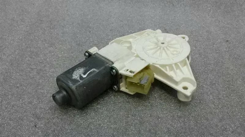 MERCEDES-BENZ Mercedes ML W164 Front Left Door Window Engine A2518200742 Power Window Motor