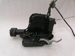 MERCEDES-BENZ Mercedes CLS W219 FLH door lock A2197200935 door lock front left keyless GO — thumbnail 3