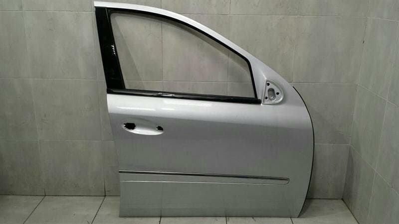 MERCEDES-BENZ Mercedes ML W164 right front door A1647200205 door front right