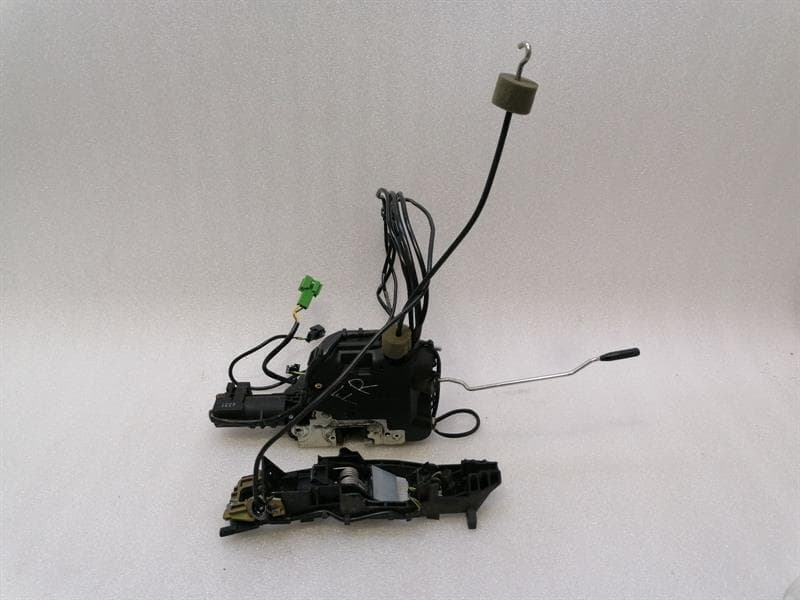 Mercedes CLS W219 FRH door lock A2197200835 door lock front right keyless go