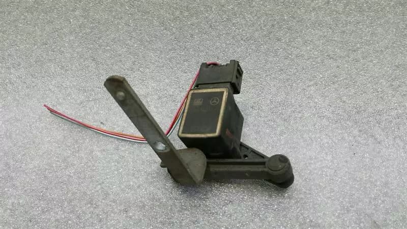 MERCEDES-BENZ Mercedes ML W164 Xenon Level Sensor A0105427717