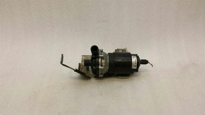 MERCEDES-BENZ Mercedes ML W164 coolant pump pump A2205040740 water pump parking heater