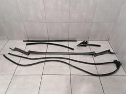 CHEVROLET Chevrolet Corvette C8 RH Door Seal 84688859 Door Seals RIGHT RIGHT — thumbnail 6