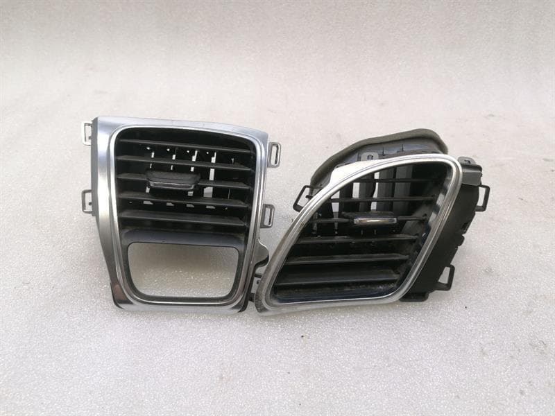 CHEVROLET Chevrolet Corvette C7 air vent set 84204186 ventilation nozzle ventilation grille set