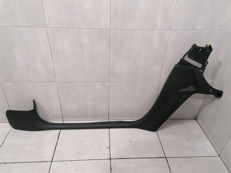 CHEVROLET CHEVROLET CORVETTE C7 23473046 RIGHT COVER RIGHT CHAIR PLATE