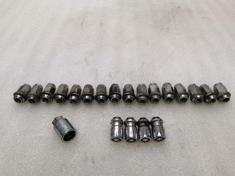 Chevrolet Corvette C7 Wheel Lock Nut Set Wheel Nuts Kit