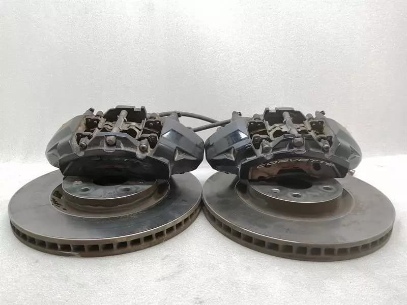 CHEVROLET Chevrolet Corvette C8 brake caliper front set 84733235 brake caliper front set