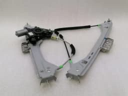 CHEVROLET Chevrolet Corvette C8 Right Front Door Winder 84970841 Front Right Window — thumbnail 1