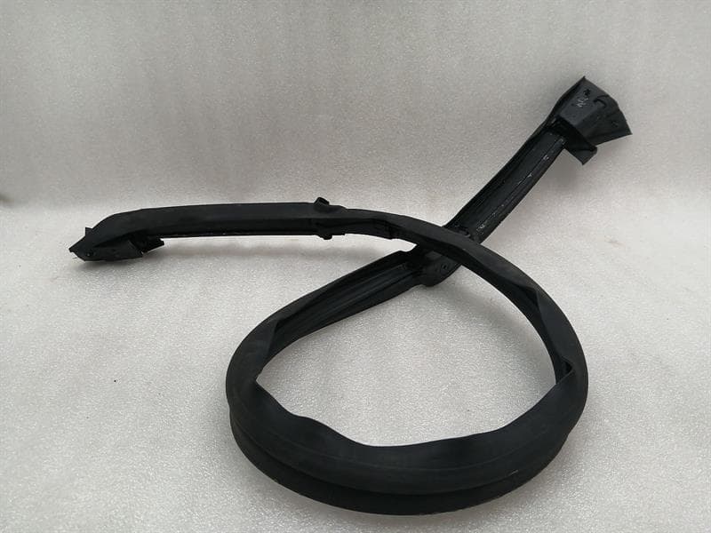 CHEVROLET Chevrolet Corvette C7 84006190 Convertible Top Box Top Flap Weatherstrip