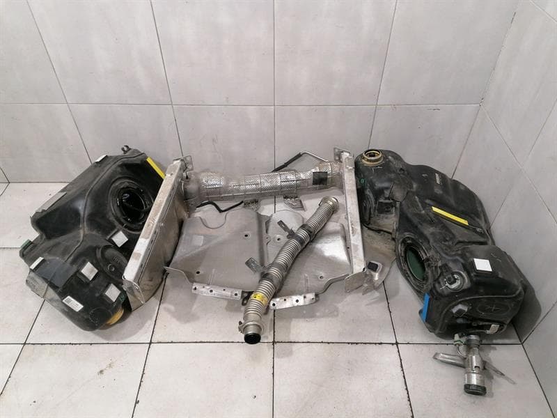 CHEVROLET Chevrolet Corvette C8 Fuel Tank Kit 84779335 Fuel Tank Kit