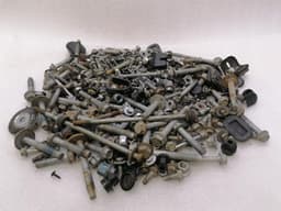 CHEVROLET CHEVROLET CAMARO MK5 ZL1 SCREENS BOLTS FROM ONE CAR SET SCREWS — thumbnail 7