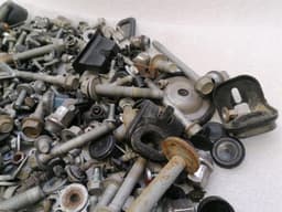 CHEVROLET CHEVROLET CAMARO MK5 ZL1 SCREENS BOLTS FROM ONE CAR SET SCREWS — thumbnail 3