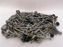 CHEVROLET CHEVROLET CAMARO MK5 ZL1 SCREENS BOLTS FROM ONE CAR SET SCREWS — thumbnail 6