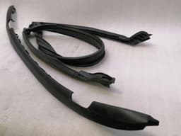 CHEVROLET Chevrolet Corvette C7 Windshield Seal 84367842 Windshield Gasket — thumbnail 10
