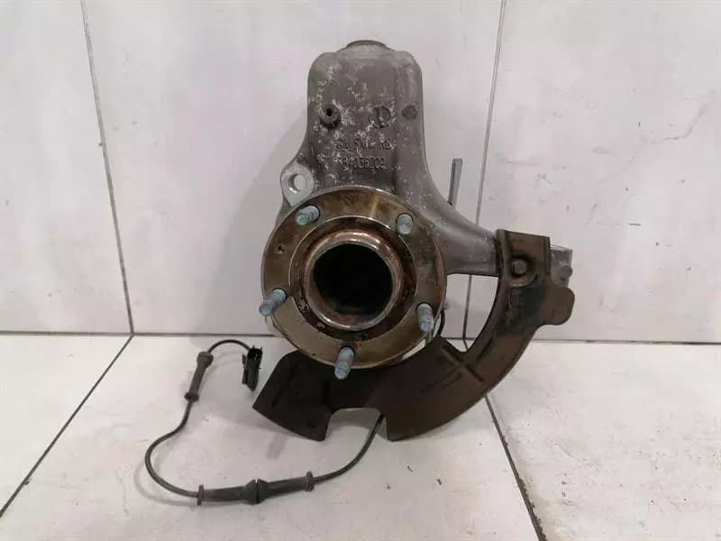 CHEVROLET Chevrolet Corvette C7 Right Front Hub 84506879 Wheel Bearing Housing Front Right