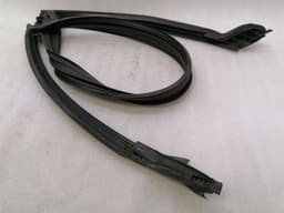 CHEVROLET Chevrolet Corvette C7 Windshield Seal 84367842 Windshield Gasket — thumbnail 3