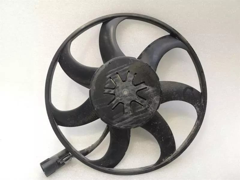 CHEVROLET CHEVROLET CORVETTE C7 Cooling fan 84486698 LUEFTER Part of Assembly with defect