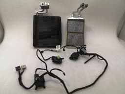CHEVROLET Chevrolet Corvette C7 Heater Matrix 89019028 Heat Exchanger Radiator — thumbnail 1