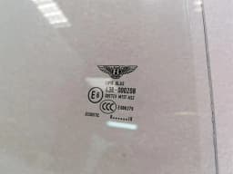 BENTLEY BENTLEY FLYING SPUR RRH Quarter Glass 8W5845216J Door Panel 1/4 Rear Re — thumbnail 6