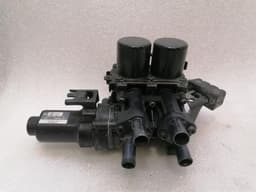 BENTLEY BENTLEY CONTINENTAL FLYING TRACK SPEED Heater Valve 3D2959617C Heater Valve — thumbnail 1