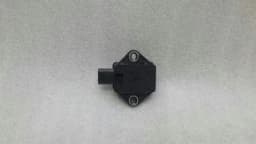 BENTLEY BENTLEY CONTINENTAL GT DSC YAW RATE SENSOR 8E0907637A Rotation Rate Sensor — thumbnail 3