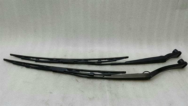 DODGE Dodge Challenger SRT Wiper Arm Set 68044161AB Windshield Wiper Set