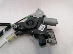 CHEVROLET Chevrolet Corvette C8 Left Front Door Winder 84773623 Front Left Window — thumbnail 2