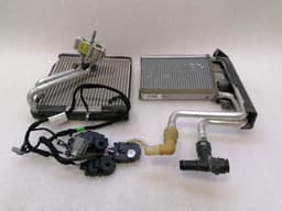 CHEVROLET Chevrolet Corvette C8 Heater Matrix 84815537 Heat Exchanger Heater Cooler — thumbnail 1